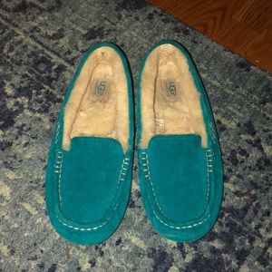 UGG - woman’s teal ugg moccasins